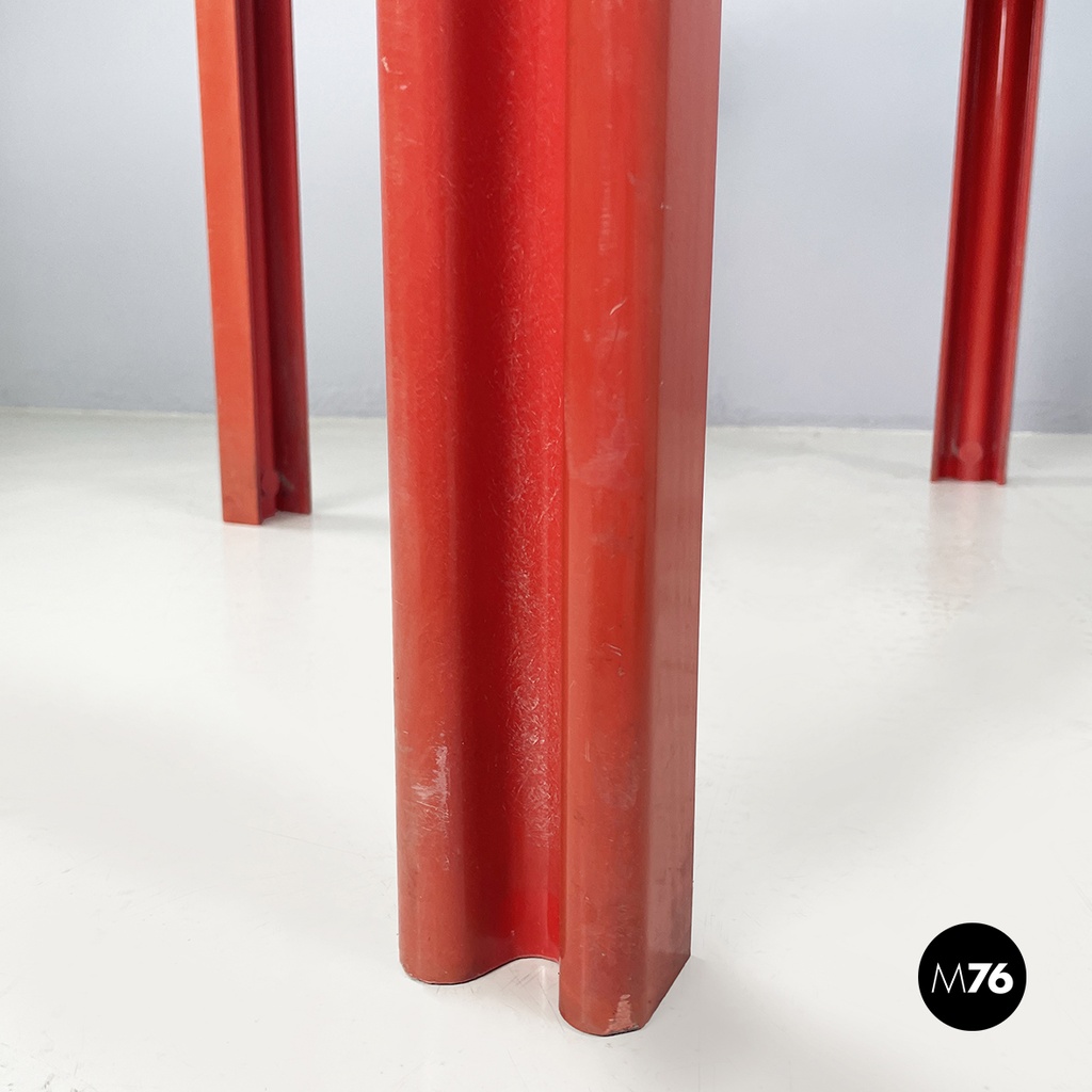 Italian space age Plastic Dining table Stadio by Magistretti for Artemide, 1970s