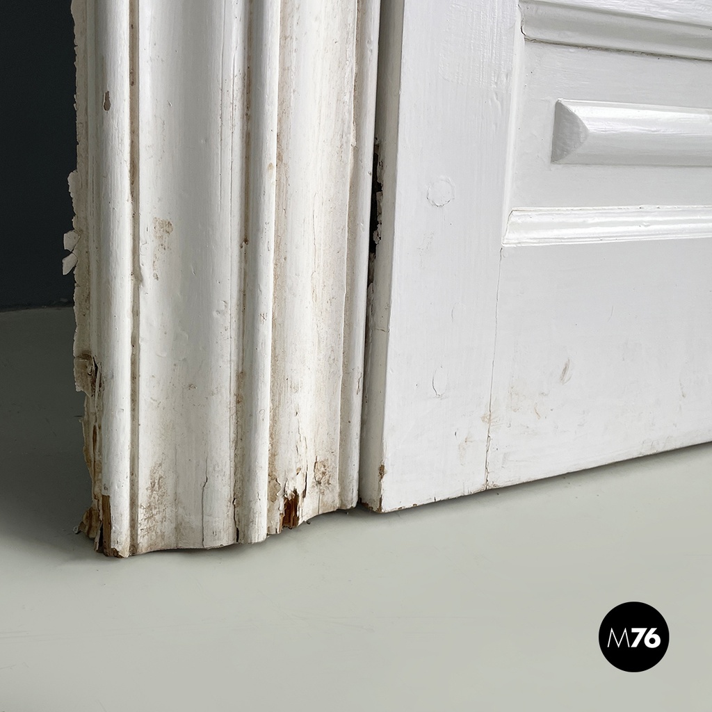 Italian Double swing door entirely in white wood, early 1900s