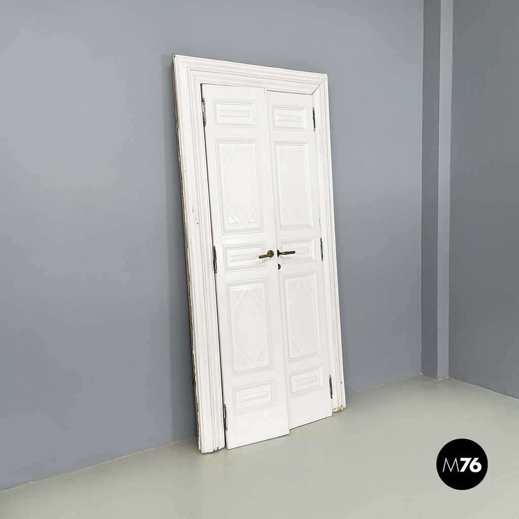Italian Double swing door entirely in white wood, early 1900s