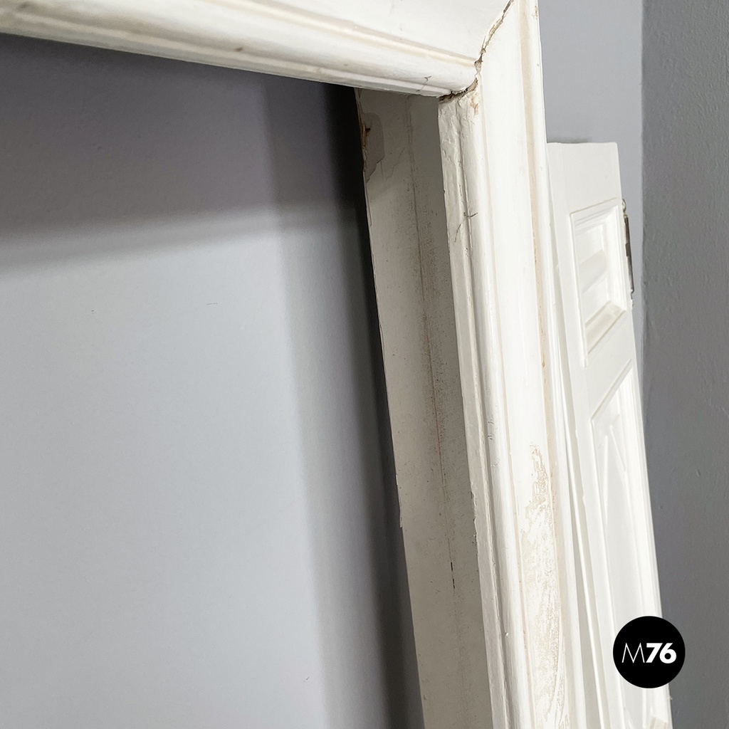 Italian Double swing door entirely in white wood, early 1900s