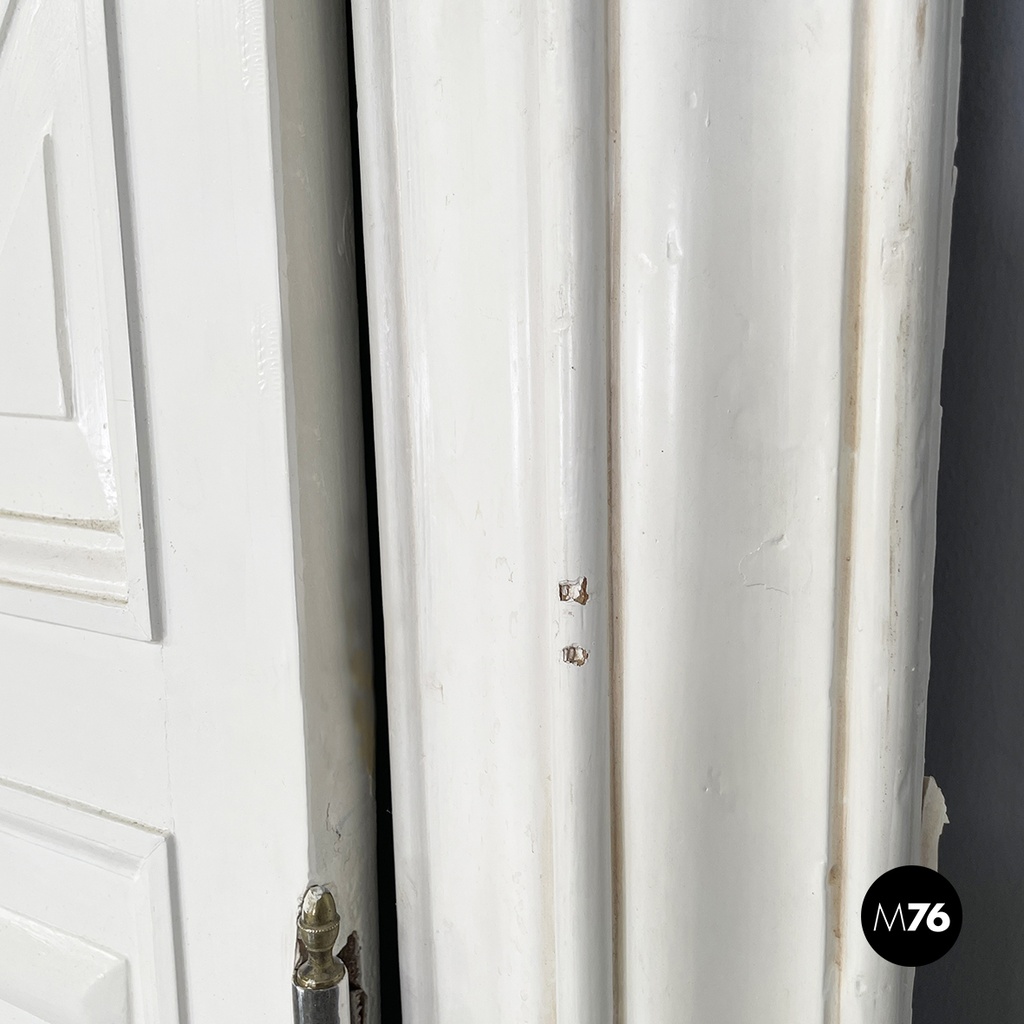 Italian Double swing door entirely in white wood, early 1900s