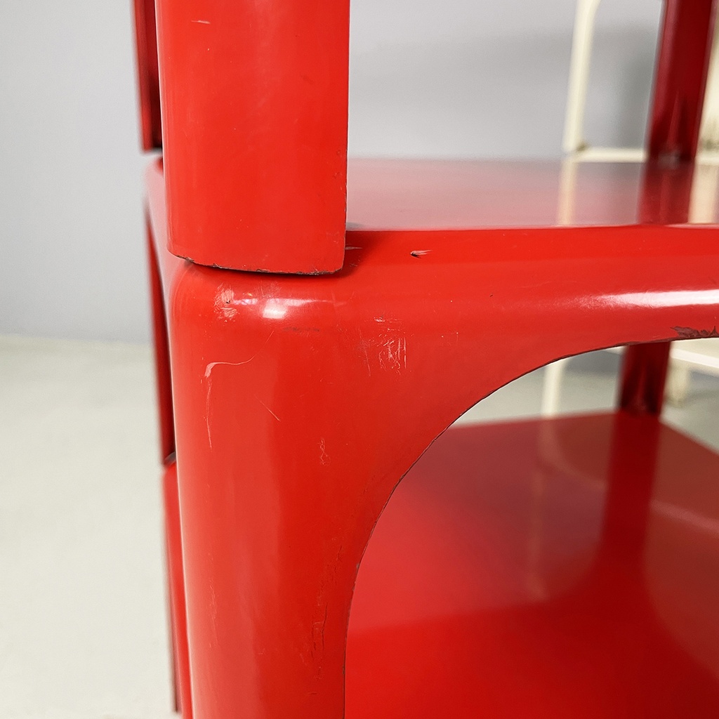 Italian space age Plastic coffee table Demetrio 45 by Magistretti Artemide 1970s