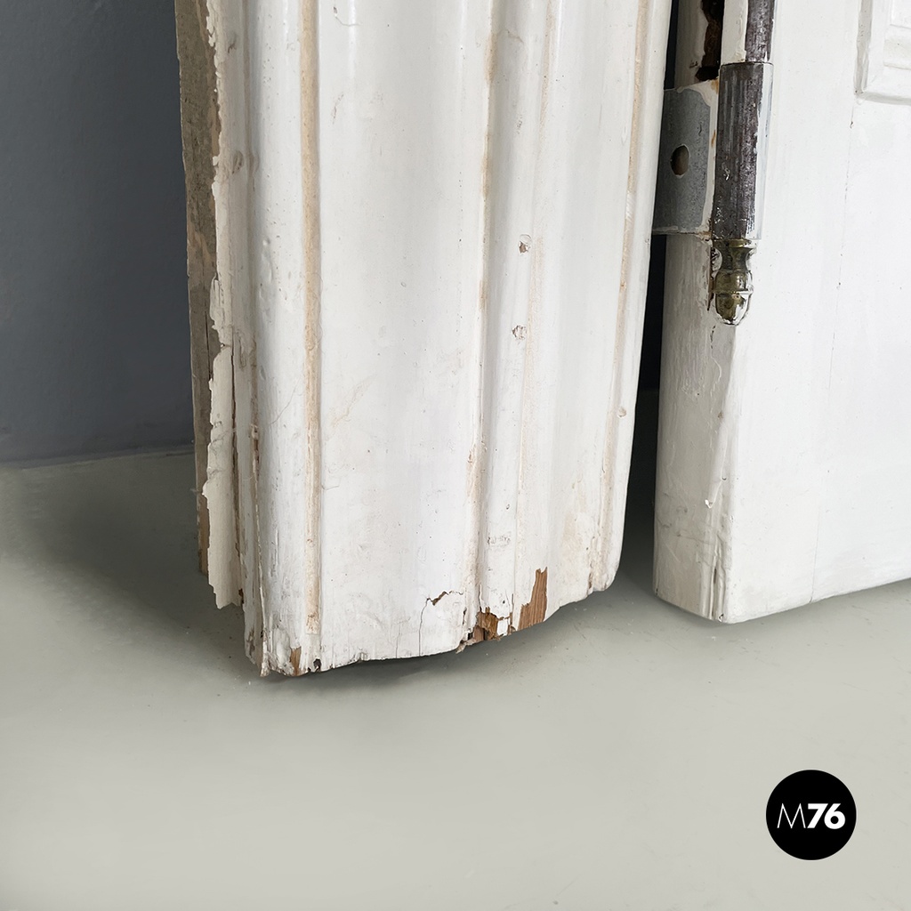 Italian Double swing door entirely in white wood, early 1900s