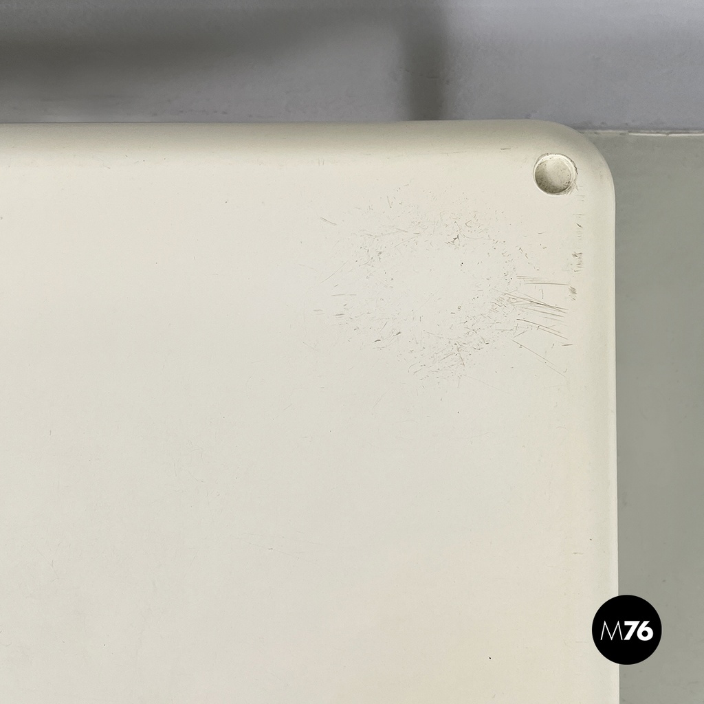 Italian space age Plastic coffee table Demetrio 45 by Magistretti Artemide 1970s