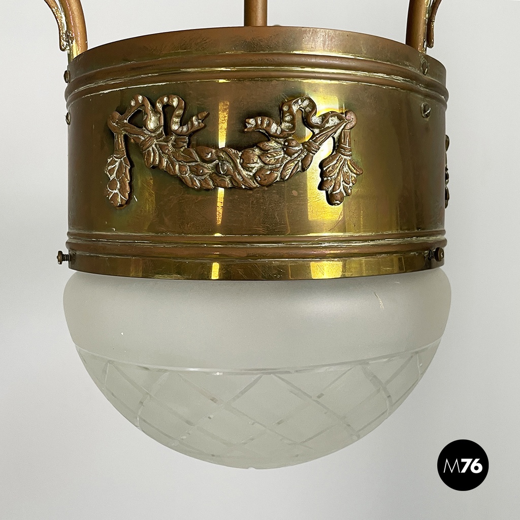 Italian liberty Chandelier in molded satin glass and brass, early 1900s