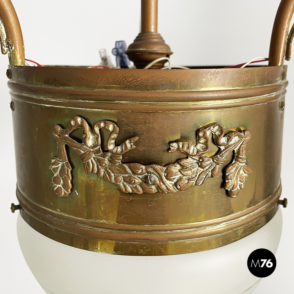 Italian liberty Chandelier in molded satin glass and brass, early 1900s