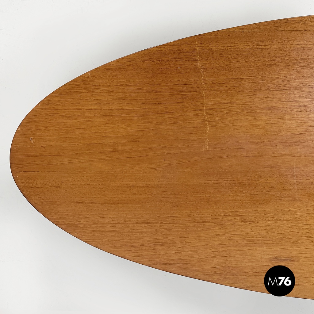 Italian mid-century modern Oval coffee table in wood and black metal, 1960s