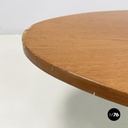 Italian mid-century modern Oval coffee table in wood and black metal, 1960s
