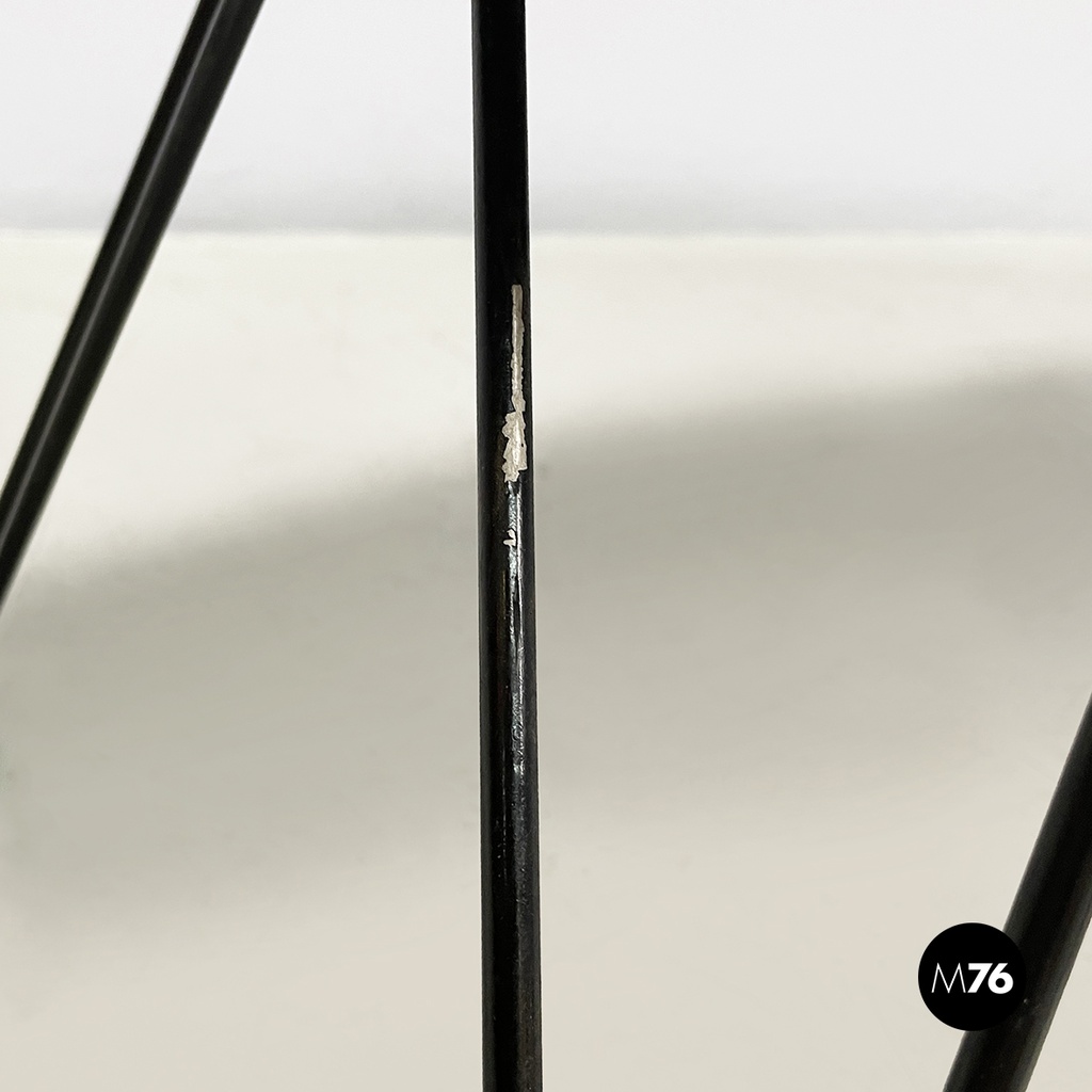 Italian mid-century modern Oval coffee table in wood and black metal, 1960s