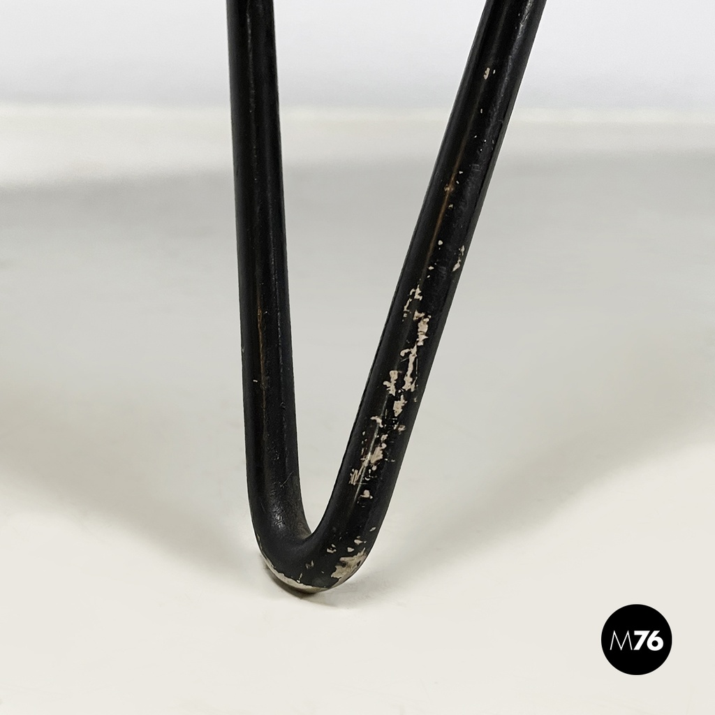 Italian mid-century modern Oval coffee table in wood and black metal, 1960s