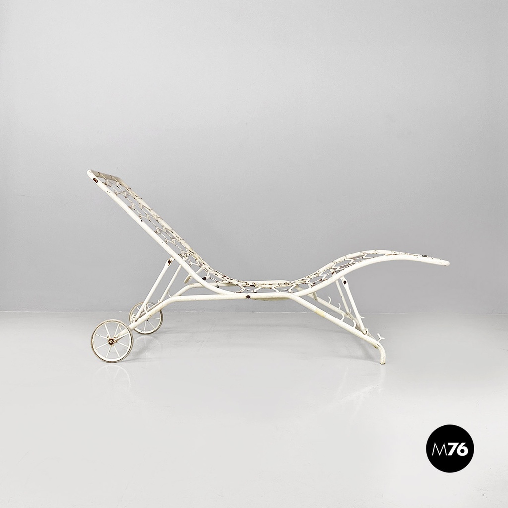 Sedia a sdraio in ferro bianco, 1960 ca.