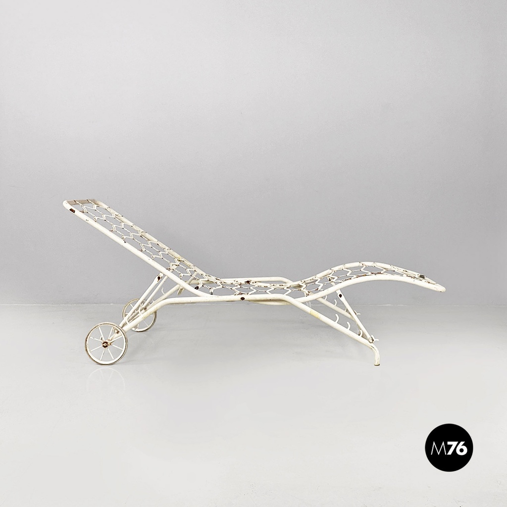Sedia a sdraio in ferro bianco, 1960 ca.