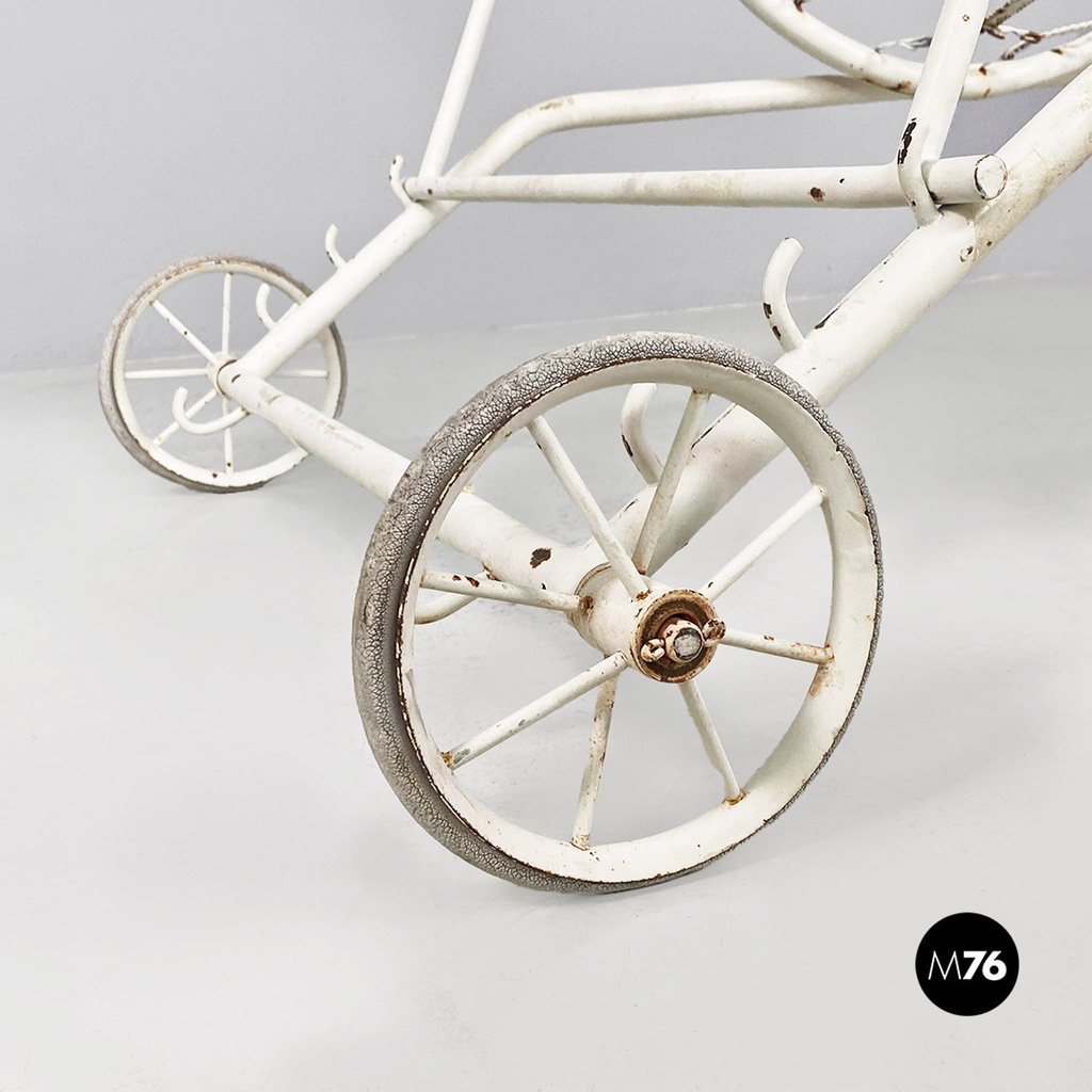 Sedia a sdraio in ferro bianco, 1960 ca.