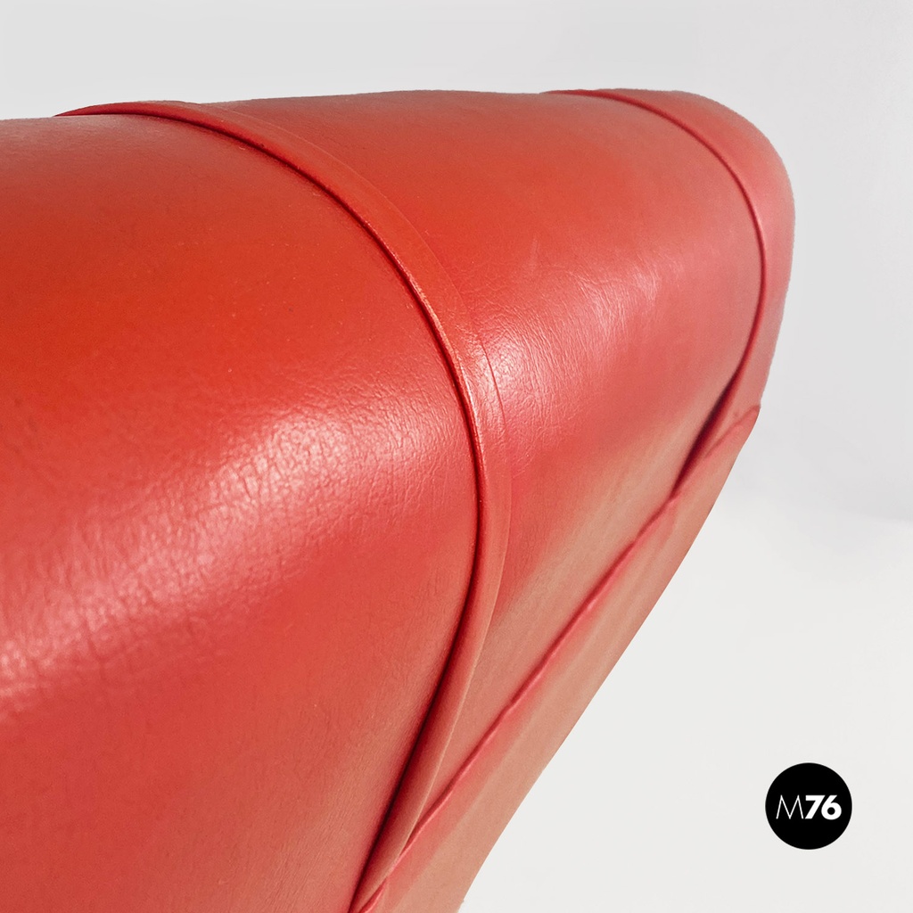 Poltrone in pelle rossa, 1940 ca.