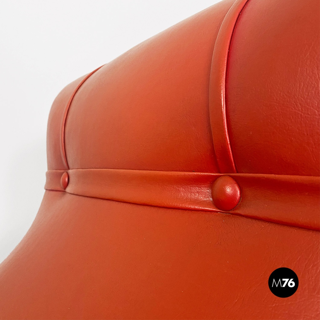 Poltrone in pelle rossa, 1940 ca.