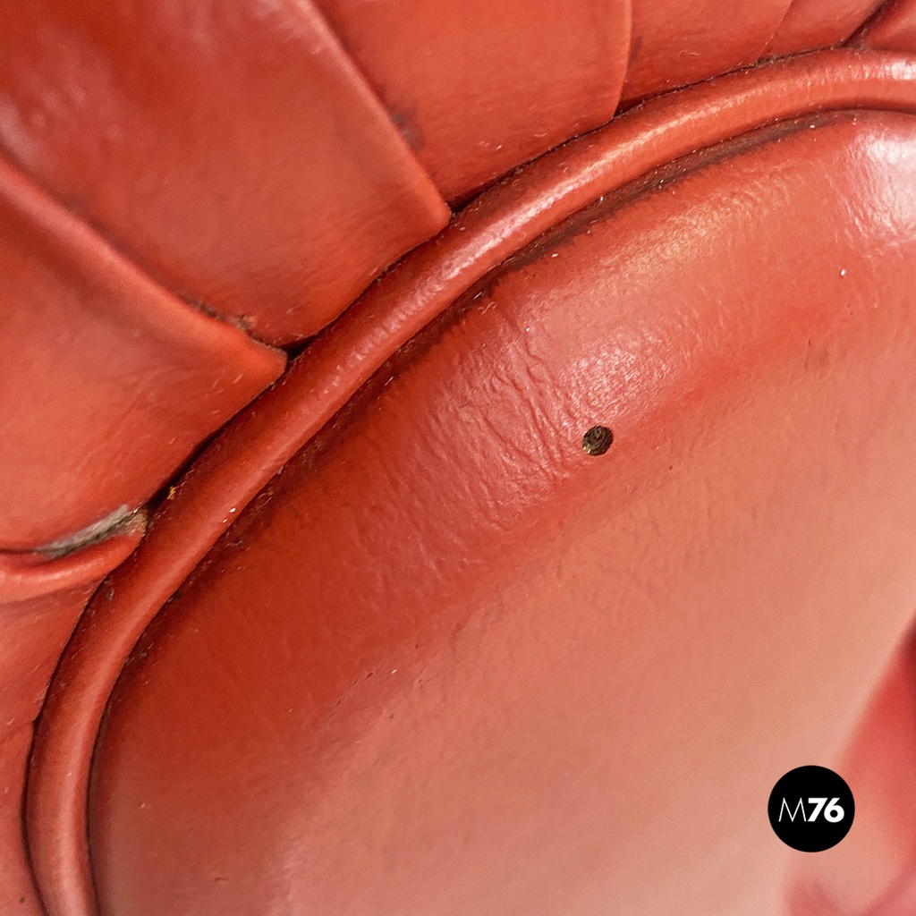 Poltrone in pelle rossa, 1940 ca.