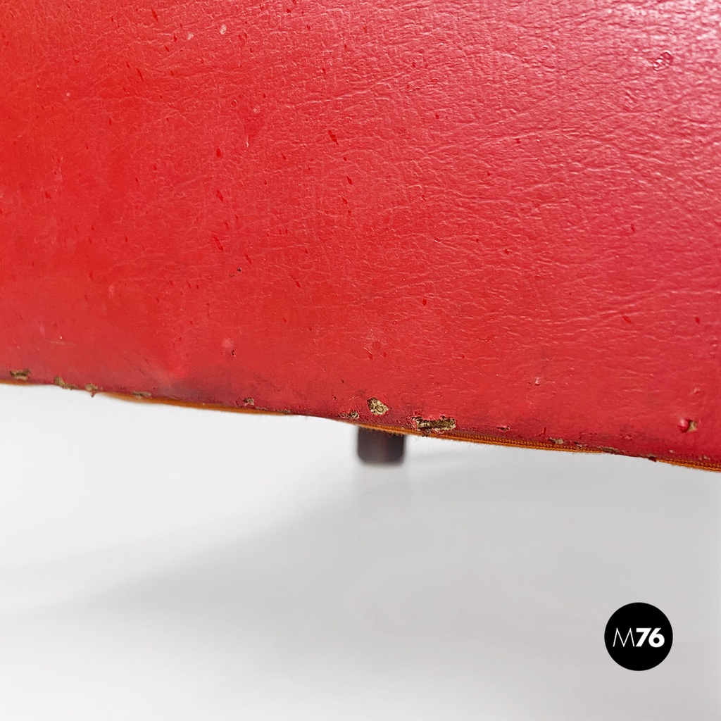 Poltrone in pelle rossa, 1940 ca.