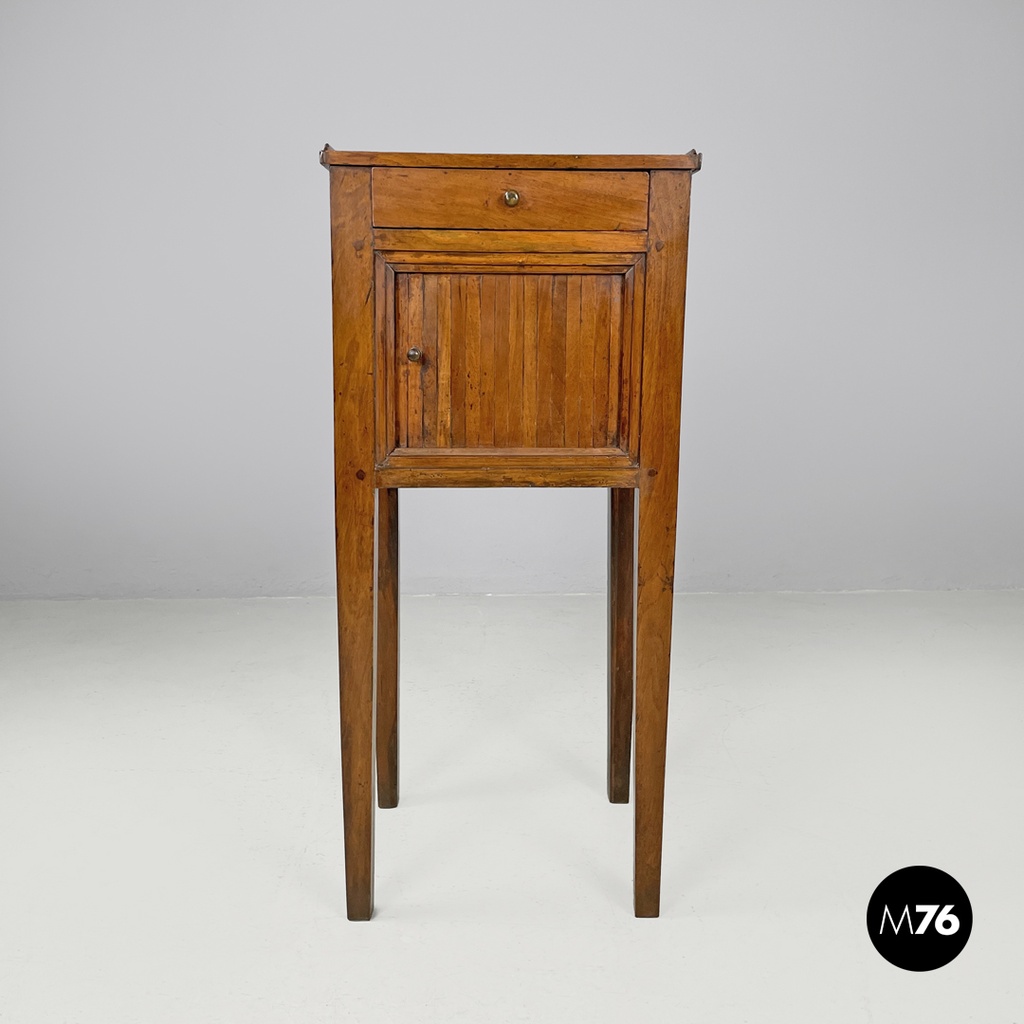 Comodino in legno, primi del 1900 ca.