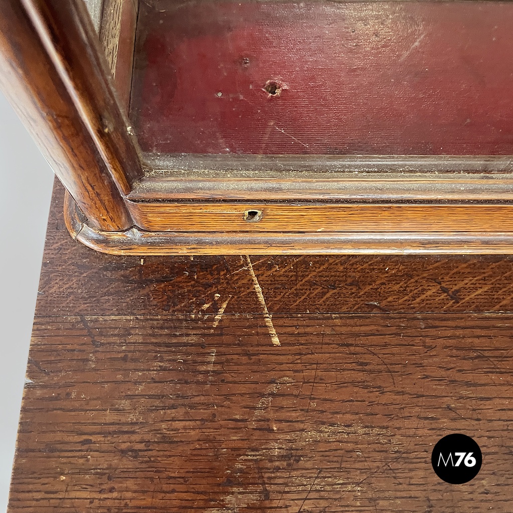 Vetrine in legno, 1800 ca.