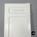 Porta in legno bianco decorato, 2000 ca.