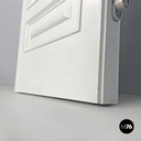 Porta in legno bianco decorato, 2000 ca.