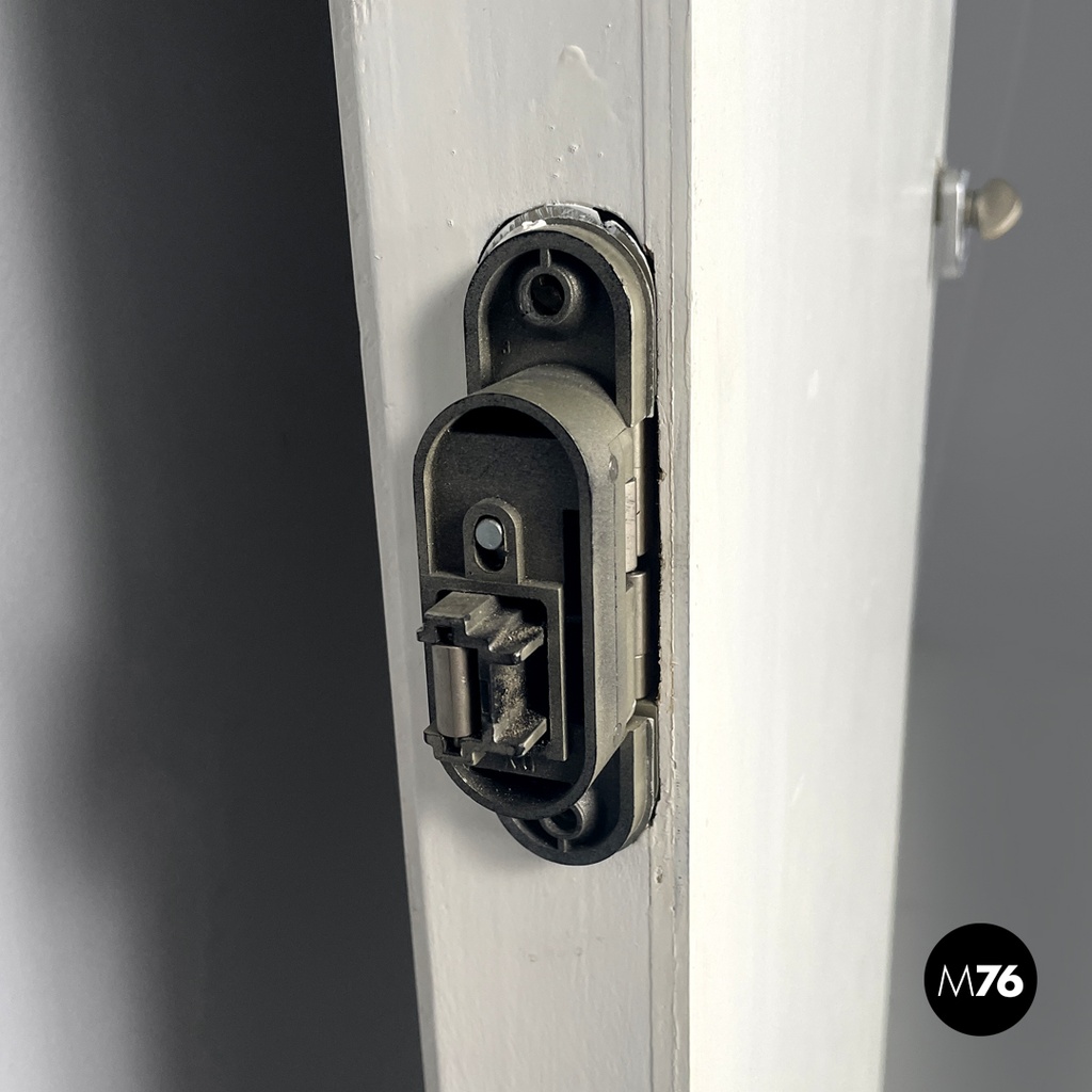 Porta decorata in legno bianco, 2000 ca.