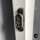 Porta decorata in legno bianco, 2000 ca.