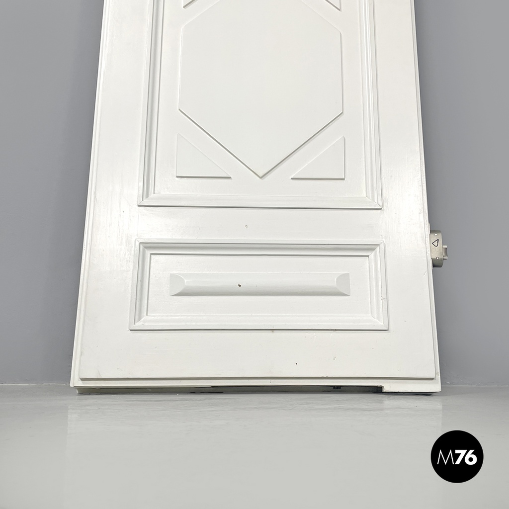 Porta decorata in legno bianco, 2000 ca.