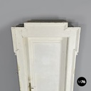 Porta con stipite in legno bianco, primi del 1900 ca.