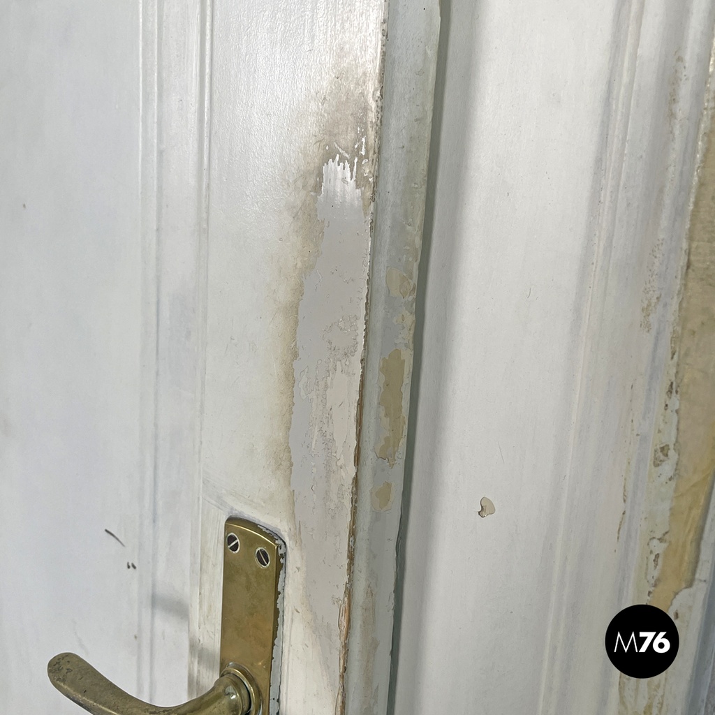 Porta con stipite in legno bianco, primi del 1900 ca.