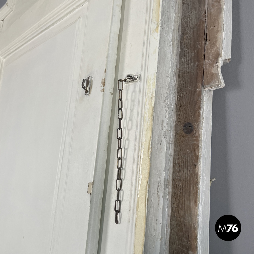 Porta con stipite in legno bianco, primi del 1900 ca.