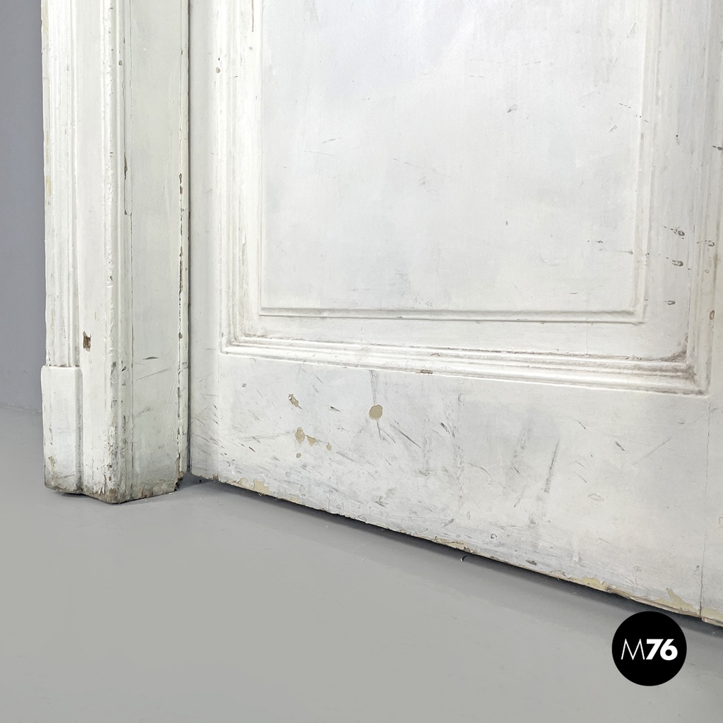 Porta con stipite in legno bianco, primi del 1900 ca.