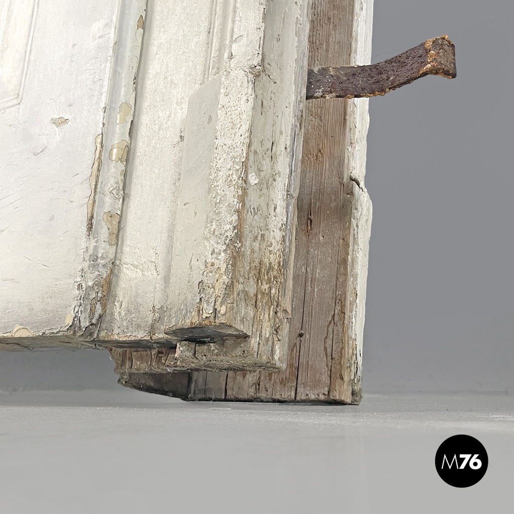 Porta con stipite in legno bianco, primi del 1900 ca.