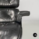 Poltrona e pouf 670 671 di Charles e Ray Eames per ICF, 1970 ca.