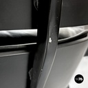 Poltrona e pouf 670 671 di Charles e Ray Eames per ICF, 1970 ca.