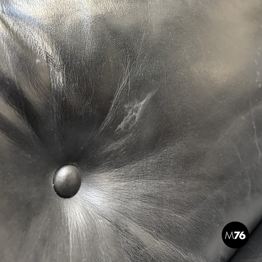 Poltrona e pouf 670 671 di Charles e Ray Eames per ICF, 1970 ca.