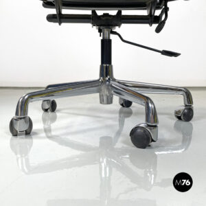 Sedia da ufficio EA108 di Charles e Ray Eames per ICF, 1970 ca. 