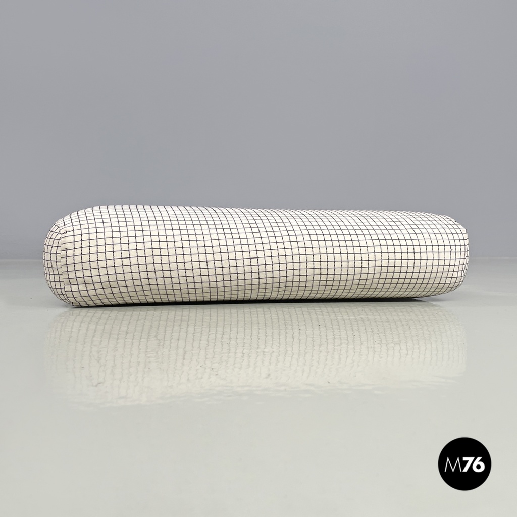 Cuscini in tessuto con ricamo geometrico, 1980 ca.