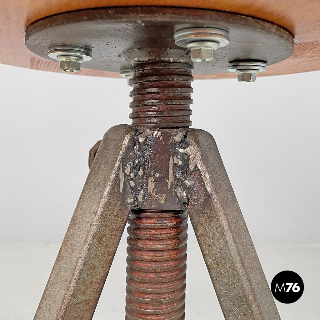 Sgabelli in legno e metallo, 1960 ca. 