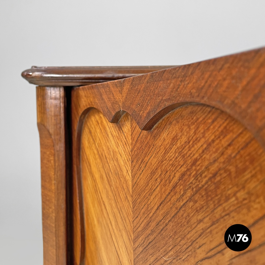 Mobile in legno con ante decorate, 1850 ca. 