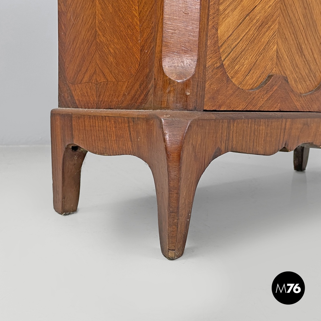 Mobile in legno con ante decorate, 1850 ca. 