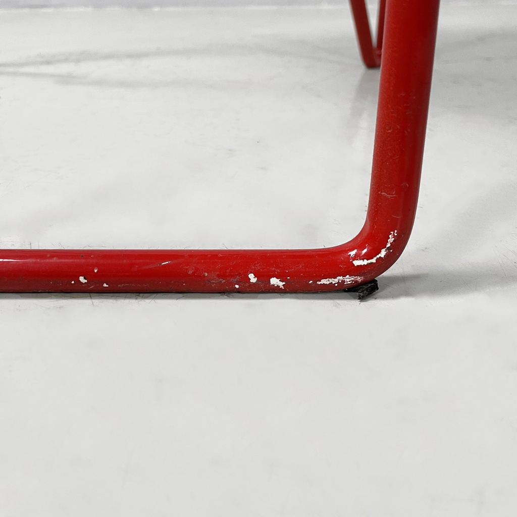 Sgabelli in legno e metallo rosso, 1980 ca.