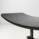 Sgabello in legno nero,