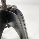 Sgabello in legno nero,