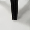 Sgabello in legno nero,