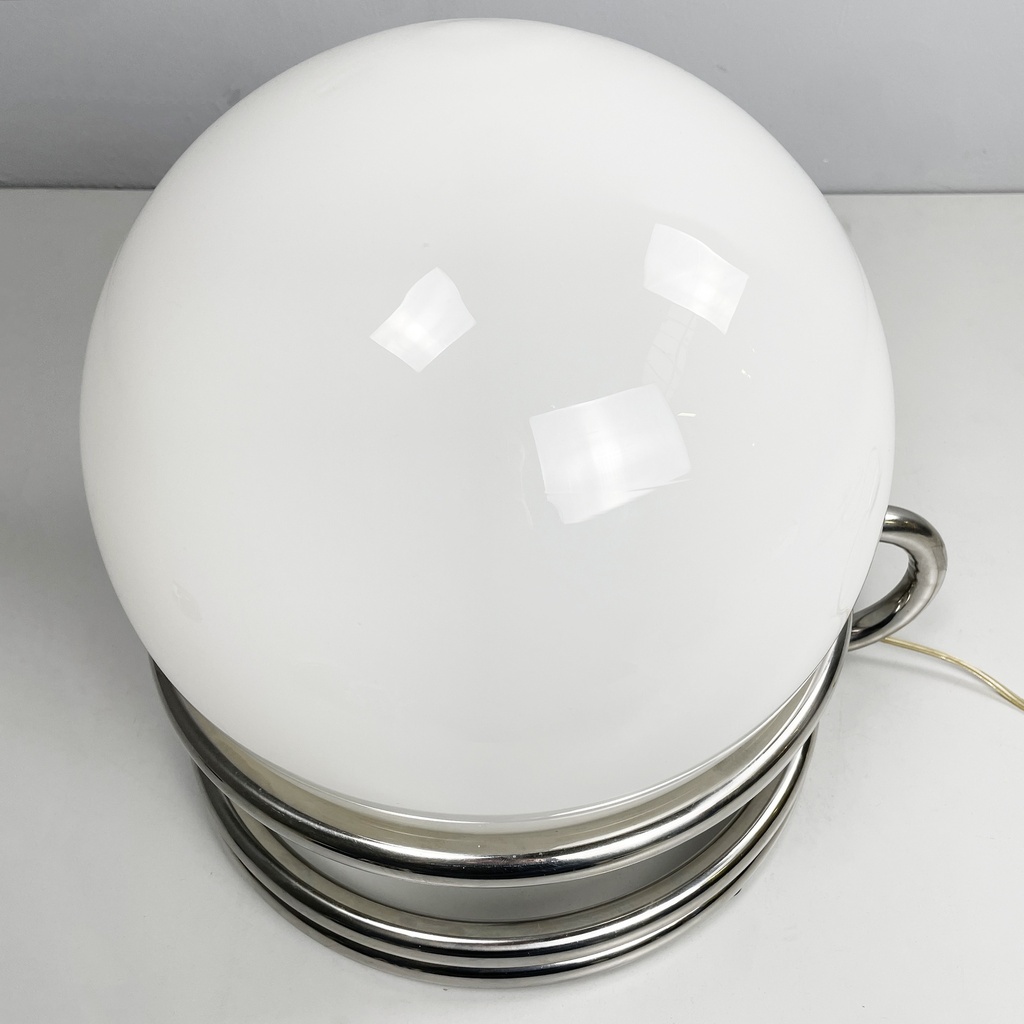 Lampada da tavolo in vetro opalino e acciaio, 1970 ca.