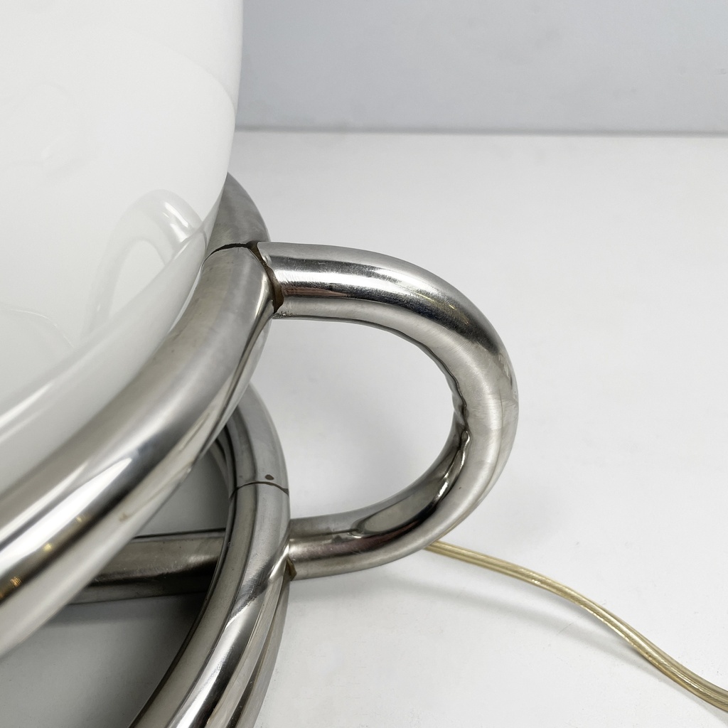 Lampada da tavolo in vetro opalino e acciaio, 1970 ca.