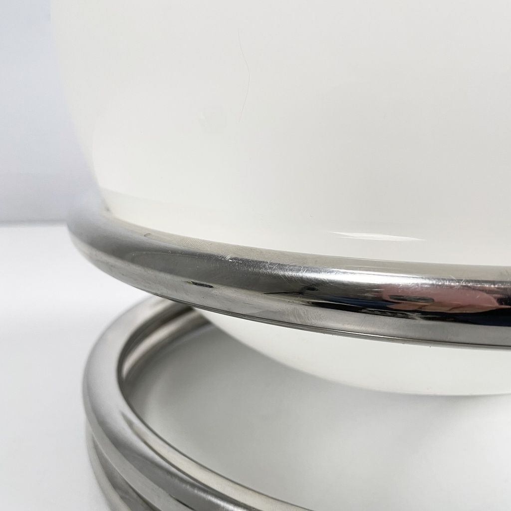 Lampada da tavolo in vetro opalino e acciaio, 1970 ca.