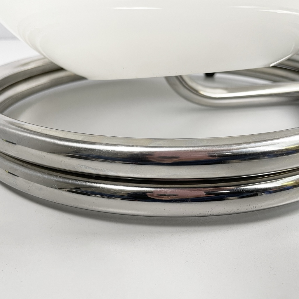 Lampada da tavolo in vetro opalino e acciaio, 1970 ca.