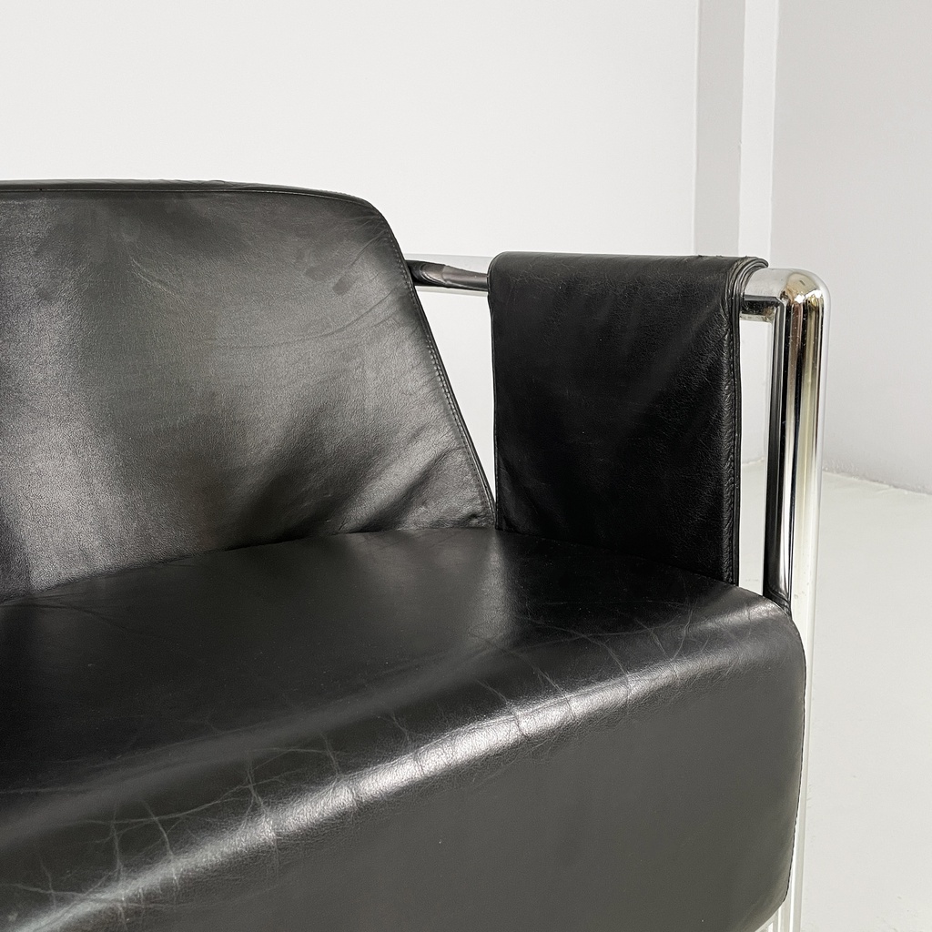 Poltrona in pelle nera e acciaio, 1980 ca.